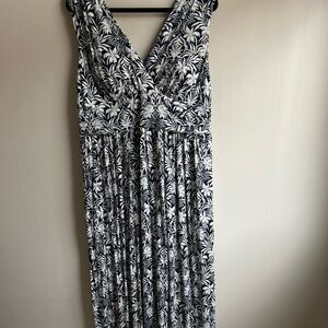 Soma Black and White Floral V-Neck Maxi Dress
